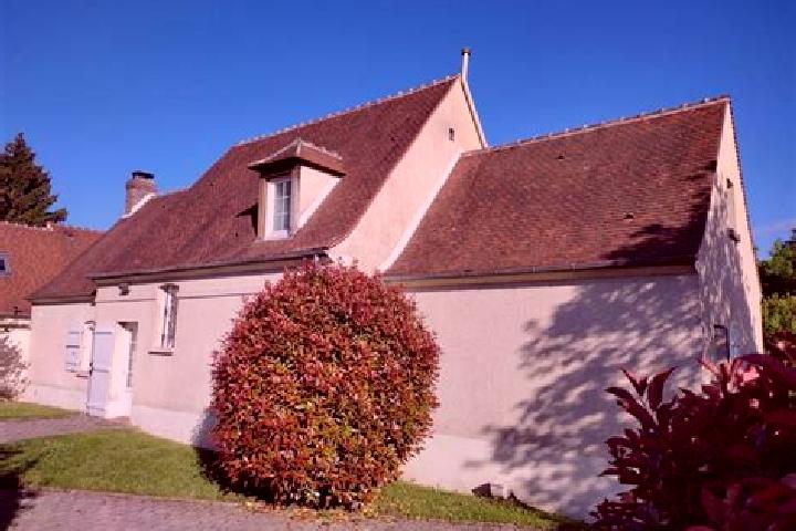 Escorts Villers-Saint-Frambourg, France — Local Companions