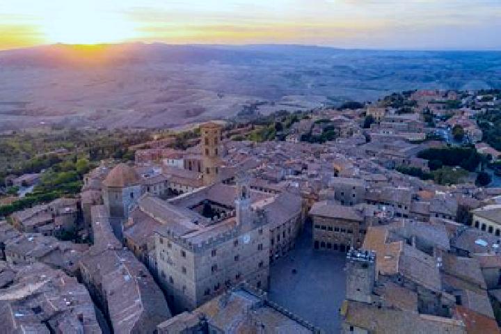 Escorts Volterra, Italy — Local Companions