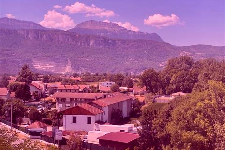 Escorts Voreppe, France — Local Companions
