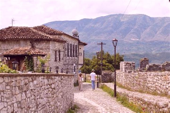 Escorts Vreshtas, Albania — Local Companions