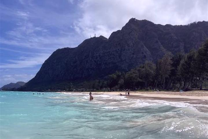 Escorts Waimanalo Beach, United States — Local Companions