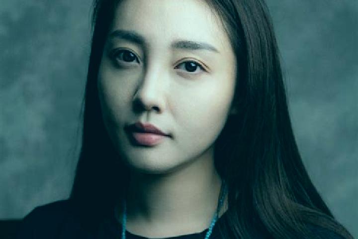 Escorts Wanying, China — Local Companions