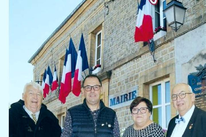 Escorts Warcq, France — Local Companions
