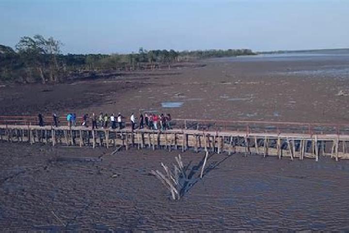 Escorts Weg naar Zee, Suriname — Local Companions
