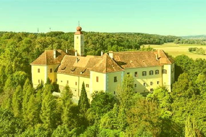 Escorts Weinburg am Sassbach, Austria — Local Companions