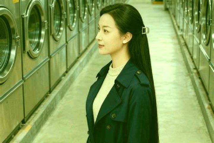 Escorts Weishi, China — Local Companions