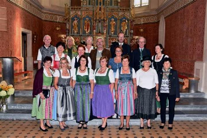 Escorts Weisskirchen an der Traun, Austria — Local Companions