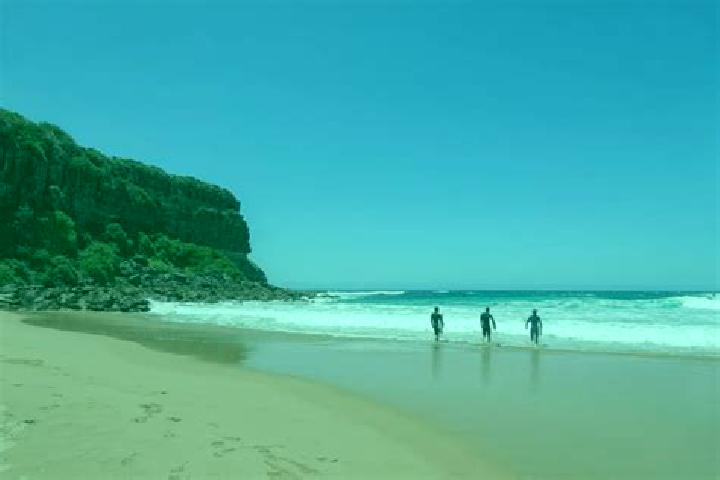 Escorts Werri Beach, Australia — Local Companions