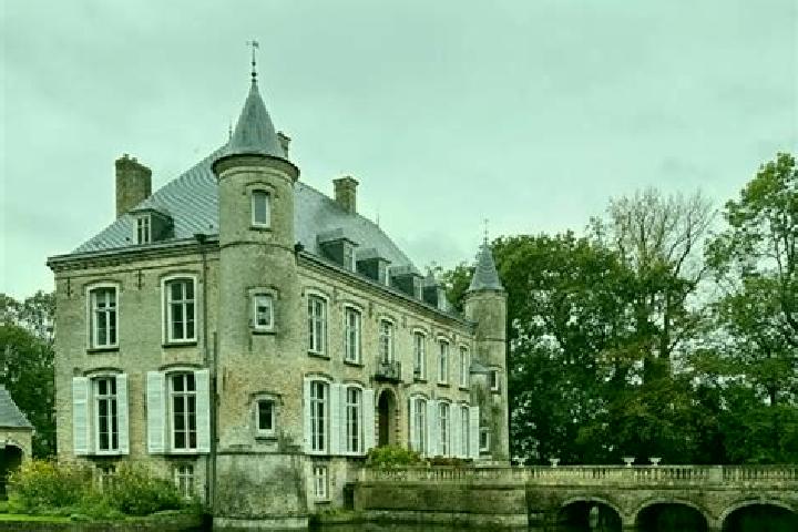 Escorts West-Cappel, France — Local Companions
