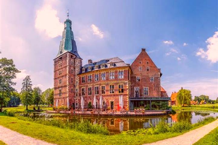 Escorts Wipperfuerth, Germany — Local Companions