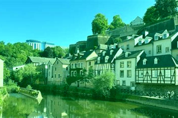 Escorts Wormeldange, Luxembourg — Local Companions