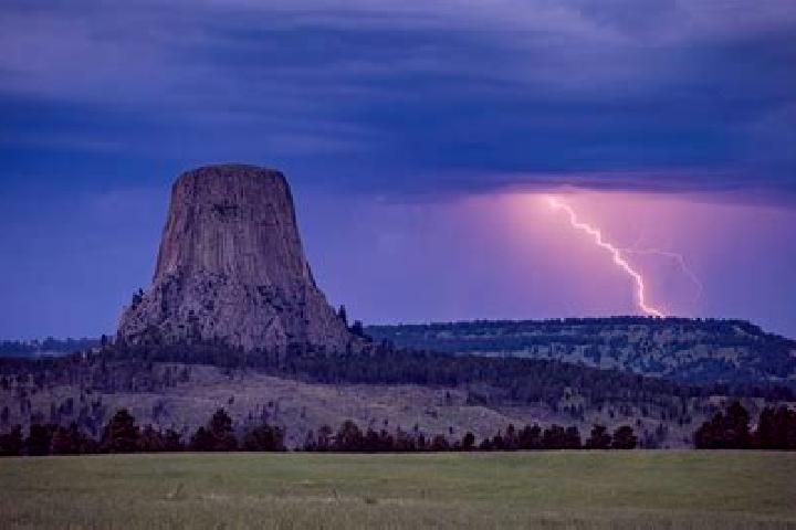 Escorts Wyoming, United States — Local Companions