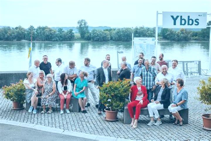 Escorts Ybbs an der Donau, Austria — Local Companions