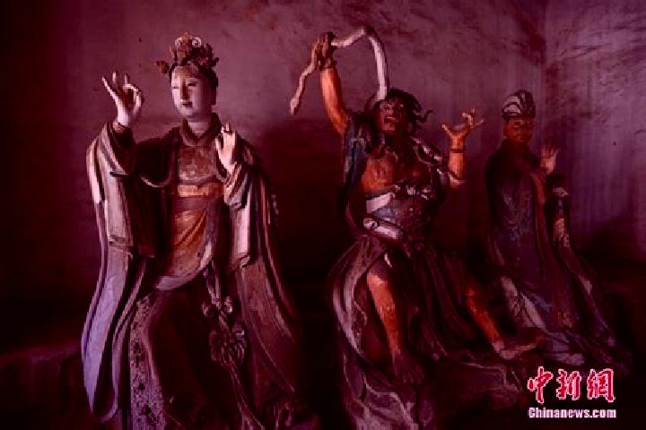 Escorts Yuhuang, China — Local Companions