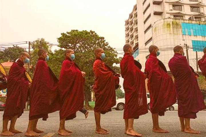 Escorts Ywar Ma East, Myanmar — Local Companions