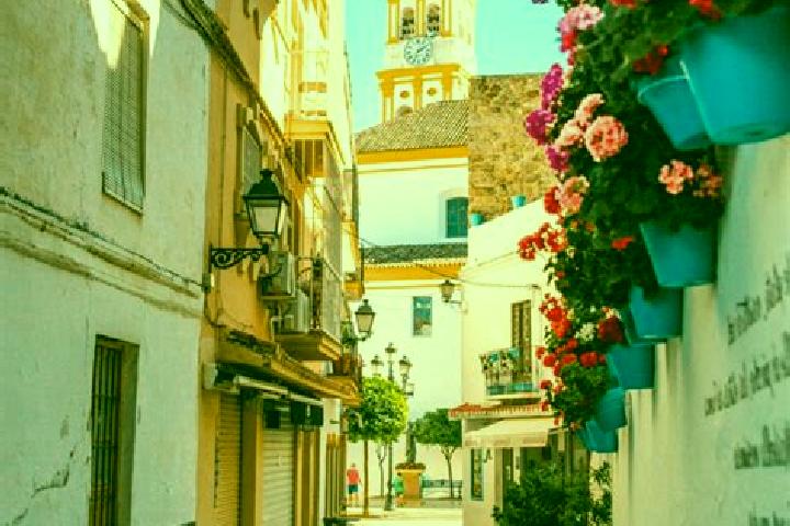 Escorts Zarzosa, Spain — Local Companions