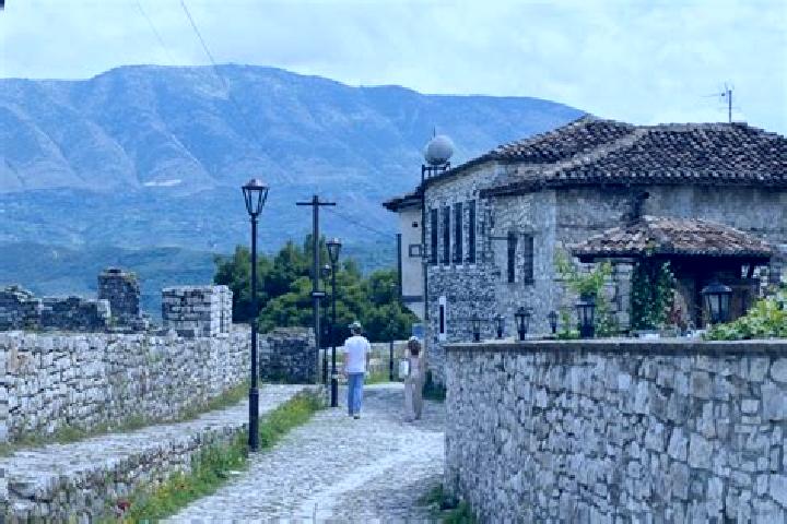 Escorts Zejmen, Albania — Local Companions