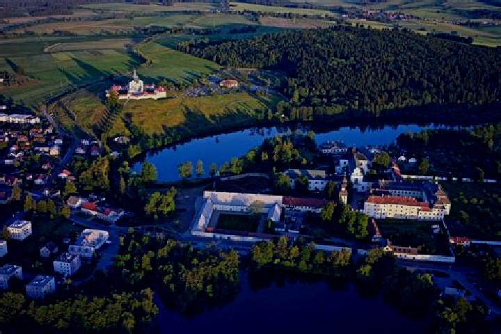 Escorts Zgar nad Sazavou, Czech Republic — Local Companions