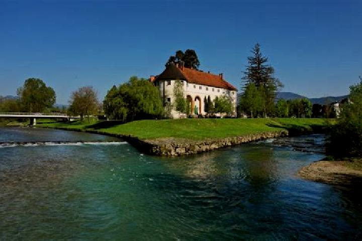 Escorts Zgornja Scavnica, Slovenia — Local Companions