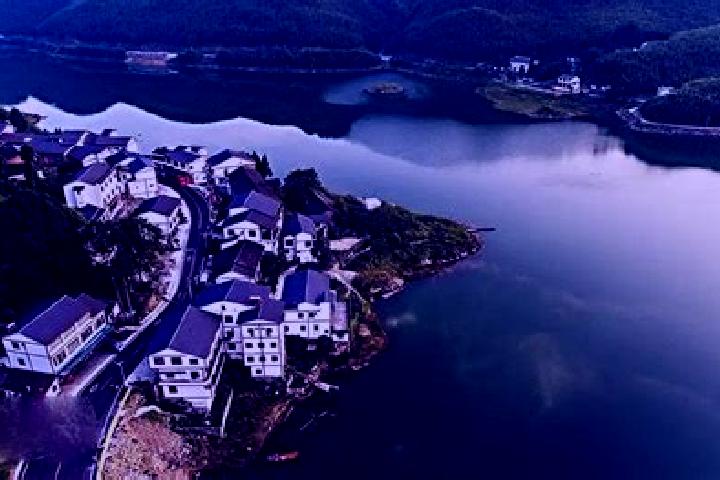 Escorts Zhufeng, China — Local Companions