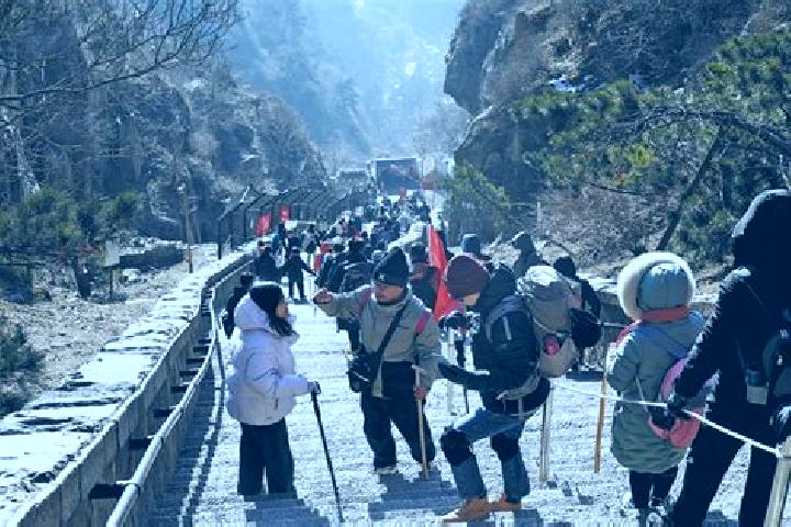 Escorts Ziwu, China — Local Companions
