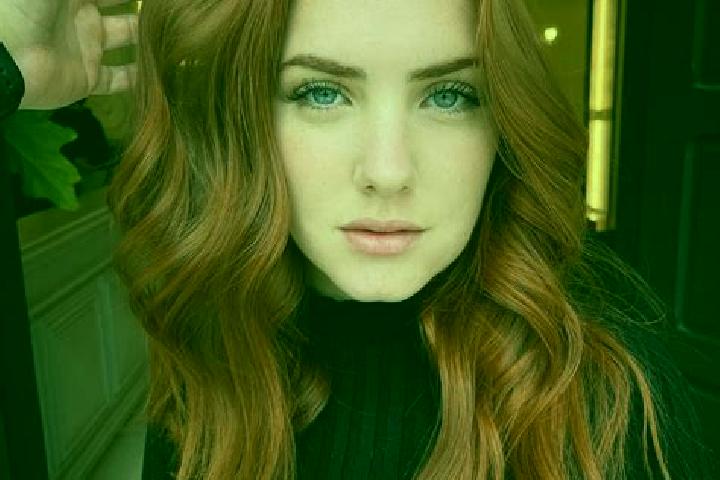 Eva, 20, a auburn blue-eyed mixed companion based in Inabaan Sur. Offering Duos, A-Level, Striptease. Available for incall and outcall, day and evening dates.