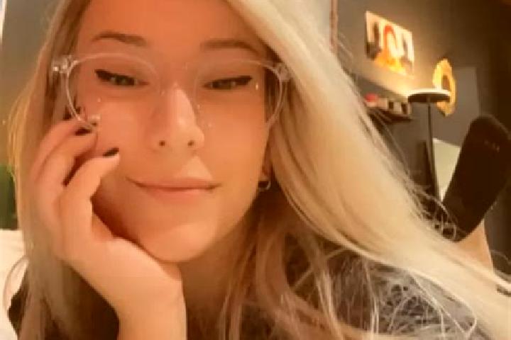 Eva, 20, a blonde grey-eyed caucasian companion based in Medford. Offering GFE, Erotic Massage, Dinner Date, OWO. Available for incall and outcall, day and e...