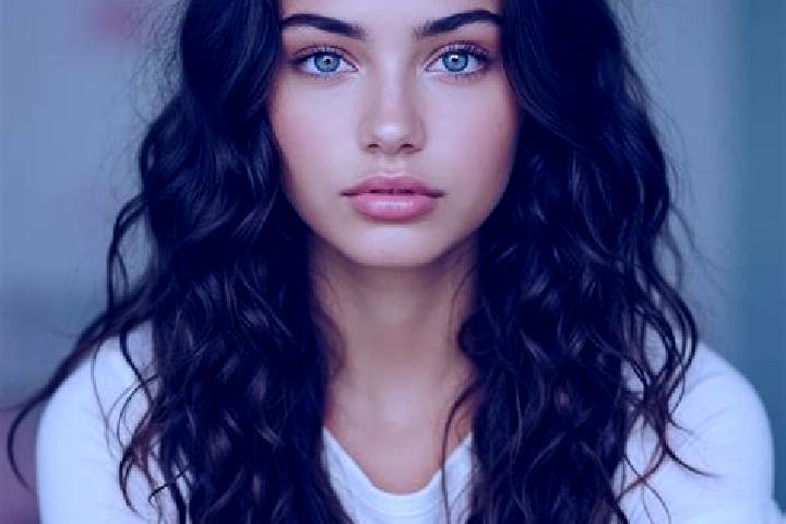 Eva, 20, a brunette amber-eyed mediterranean companion based in Chiva. Offering 69, OWO, BDSM. Available for incall and outcall, overnight bookings available.