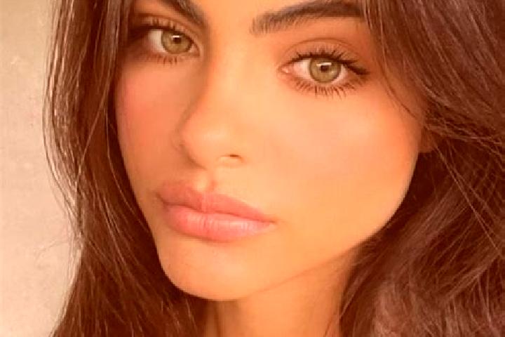 Eva, 20, a red dark-eyed indian companion based in Bandar Seri Alam. Offering Striptease, BDSM, A-Level, Dinner Date. Available for incall and outcall, overn...