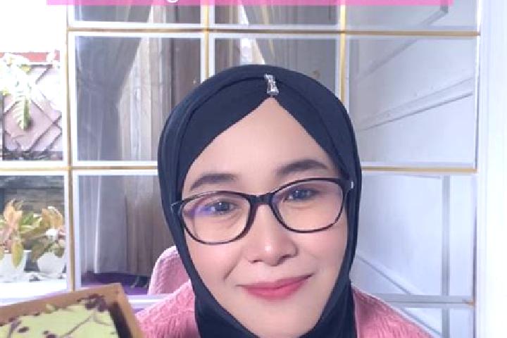 Eva, 20 — Escort in Batukarut, Indonesia