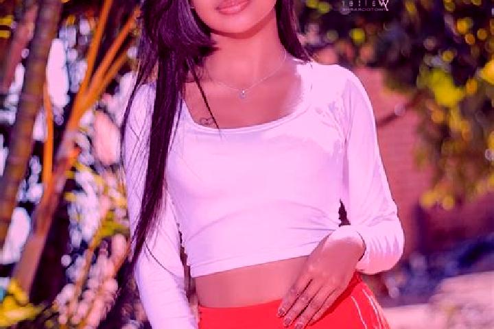 Eva, 20 — Escort in Imerintsiatosika, Madagascar