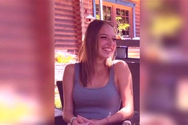 Eva, 20 — Escort in Saint-Blaise, Switzerland