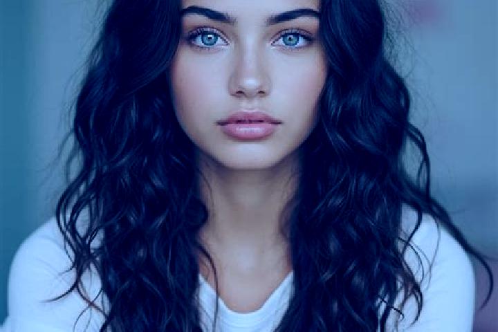 Eva, 21, a auburn amber-eyed mediterranean companion based in Manorota. Offering Erotic Massage, Domination, OWO. Available for incall and outcall, overnight...