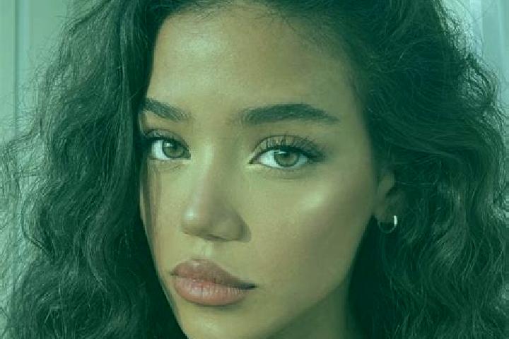 Eva, 21, a black brown-eyed mediterranean companion based in Preixens. Offering Domination, Girlfriend Experience, Couples, CIM. Available for incall and out...