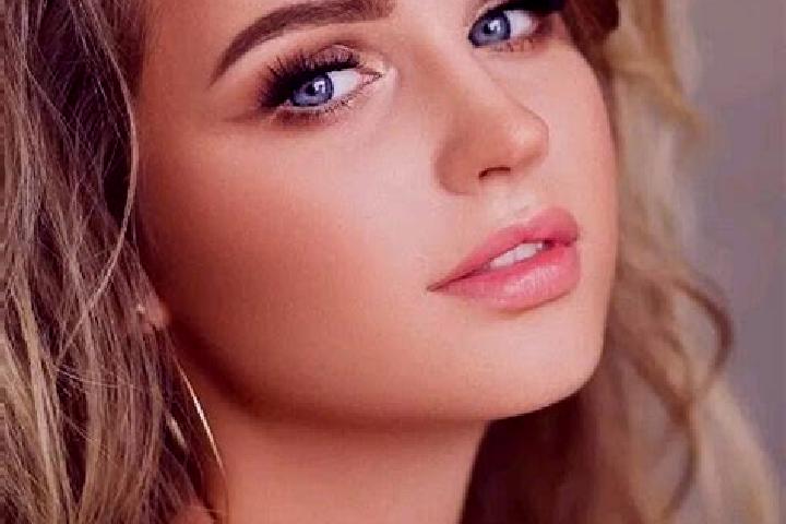Eva, 21, a dark blonde blue-eyed middle eastern companion based in Lucay-le-Male. Offering Striptease, Prostate Massage, Duos. Available for incall and outca...
