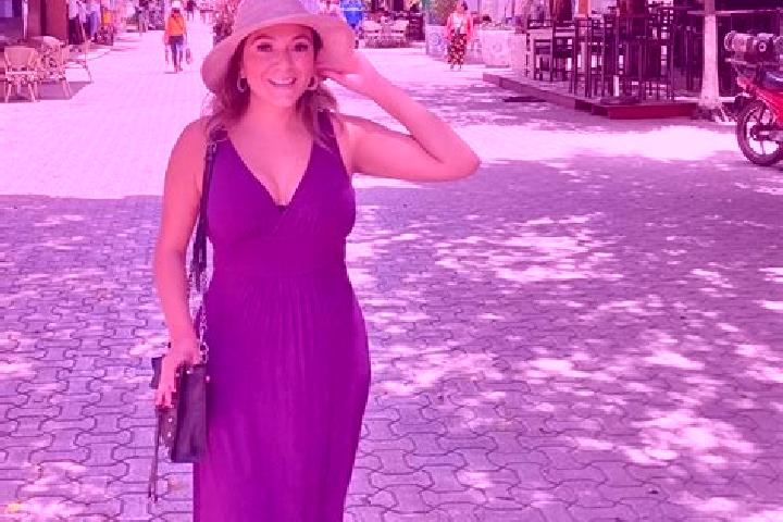 Eva, 21, a red grey-eyed caucasian companion based in Parras de la Fuente. Offering Striptease, Fetish, Duos. Available for incall and outcall, day and eveni...