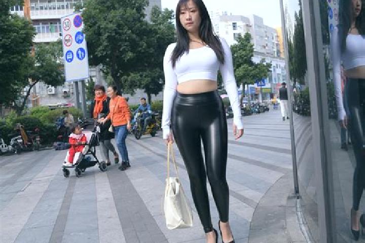 Eva, 21 — Escort in Jiepai, China