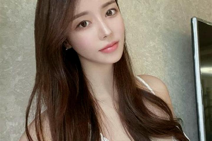 Eva, 21 — Escort in Mengxihu, China