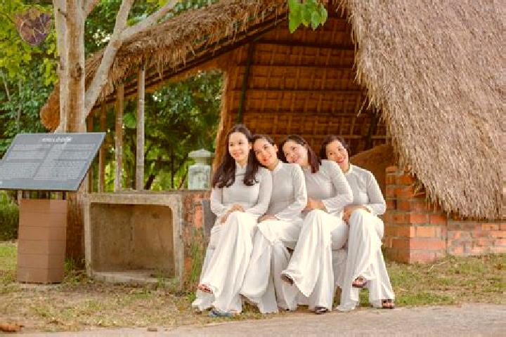 Eva, 21 — Escort in Phuoc Hoa, Vietnam