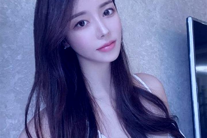 Eva, 21 — Escort in Xiangcunxiang, China