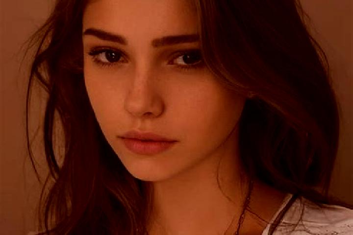 Eva, 22, a auburn hazel-eyed slavic companion based in Roquefort-sur-Soulzon. Offering Striptease, OWO. Available for incall and outcall, day and evening dates.