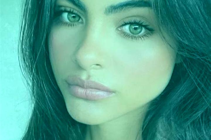 Eva, 22, a black dark-eyed indian companion based in Yangzi. Offering Girlfriend Experience, Dinner Date, GFE. Available for incall and outcall, day and even...