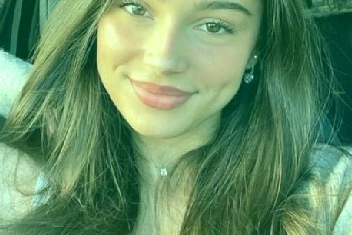 Eva, 22, a brunette hazel-eyed latina companion based in Chelm Slaski. Offering Fetish, Couples, Travel Companion, Massage. Available for incall and outcall,...