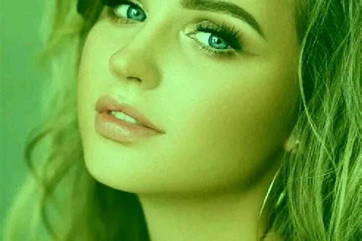 Eva, 22, a dark blonde blue-eyed caribbean companion based in Camatambo. Offering BDSM, Travel Companion, OWO, Couples, Tantra. Available for incall and outc...