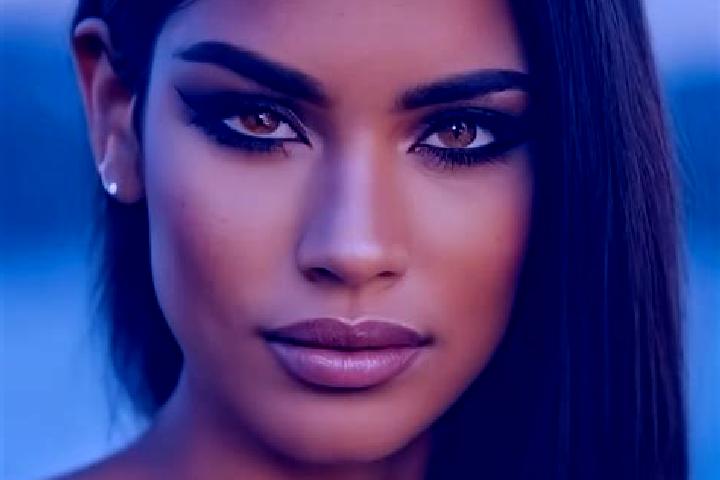 Eva, 22, a dark blonde dark-eyed latina companion based in Izyum. Offering Overnight, Party Girl, 69. Available for incall and outcall, day and evening dates.