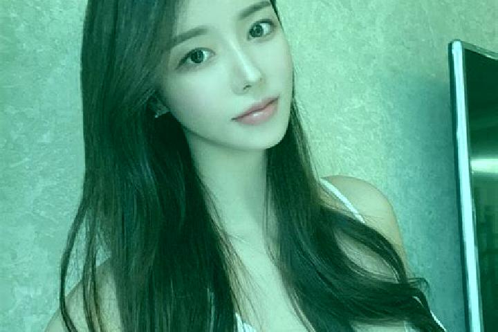 Eva, 22 — Escort in Duanjia, China