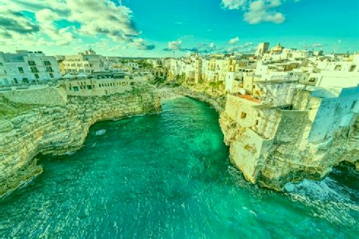 Eva, 22 — Escort in Polignano a Mare, Italy