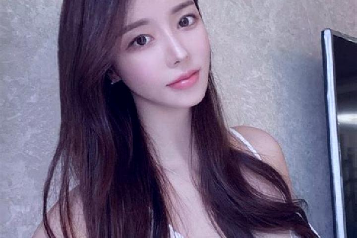 Eva, 22 — Escort in Yuanzhu, China