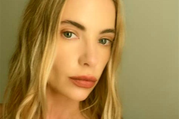 Eva, 23 — Escort in Newnham, Australia