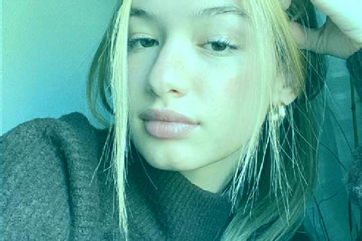 Eva, 24, a blonde brown-eyed latina companion based in Sassacci. Offering 69, Erotic Massage, Dinner Date. Available for incall and outcall, overnight bookin...